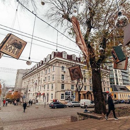 Cathedral Park And Pedestrian Zone Ultracentral Cozy Apartment In キシナウ エクステリア 写真