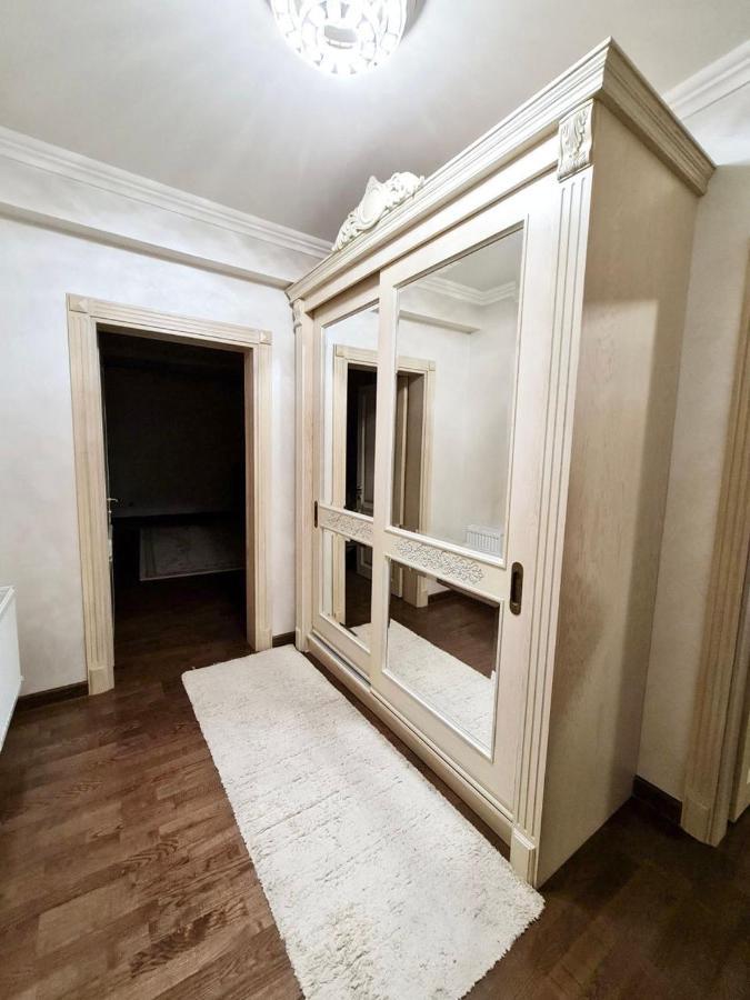 Cathedral Park And Pedestrian Zone Ultracentral Cozy Apartment In キシナウ エクステリア 写真