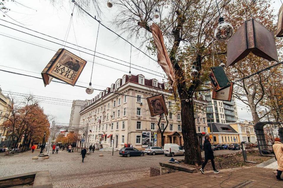 Cathedral Park And Pedestrian Zone Ultracentral Cozy Apartment In キシナウ エクステリア 写真
